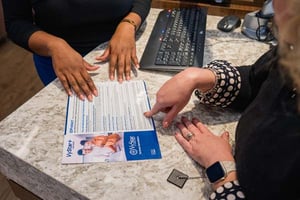 VyStar employee helping a member